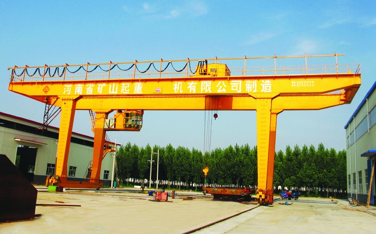 U型10~50／10吨双梁吊钩门式起沉机