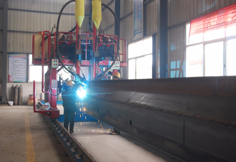 单梁焊接机械手