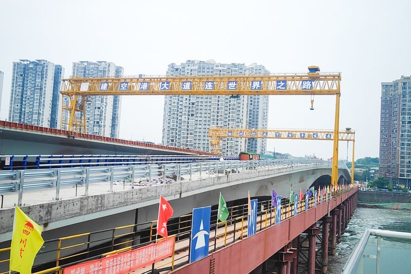 沉磅！河南1929cc72米大跨度起沉机助力简州大桥建设