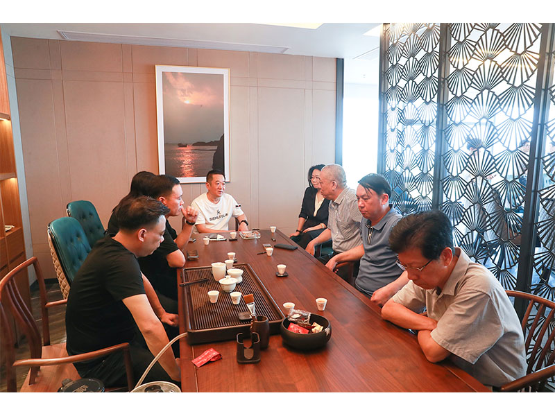 强强结合！河南1929cc党委书记崔培军与玉昆钢铁等进行洽谈